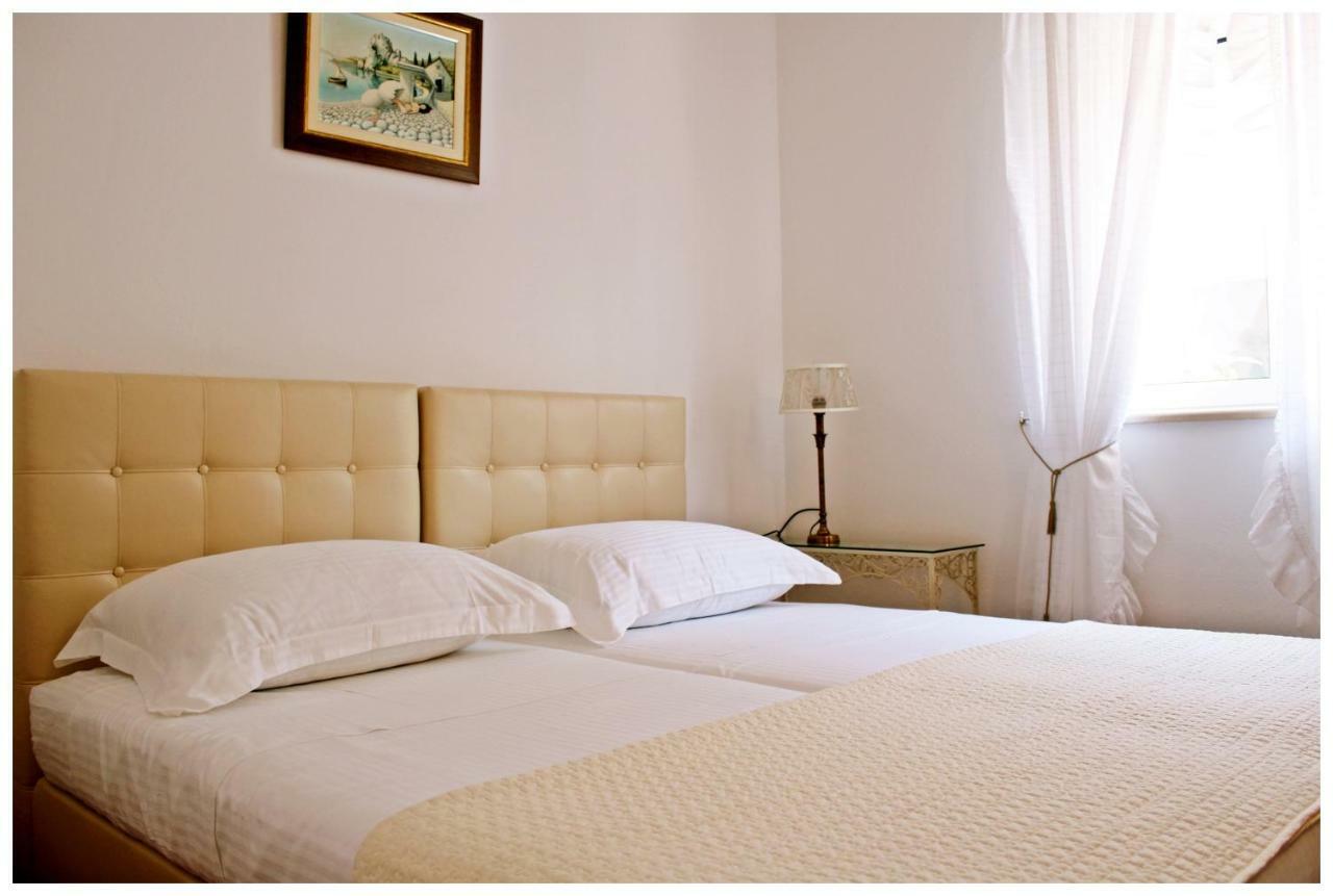 Casa Zorana-alba *