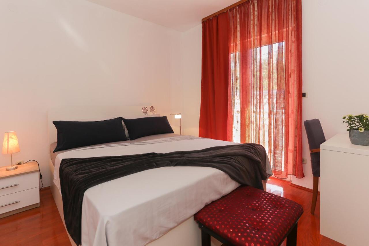 Apartament Casa Zorana-alba