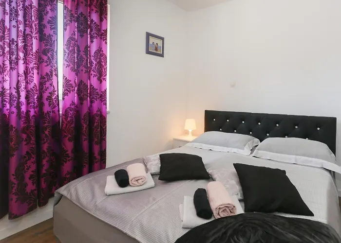 Casa Zorana-Alba Apartments